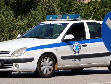 Έξι άτομα συνελήφθησαν καθώς κυκλοφορούσαν οπλισμένοι